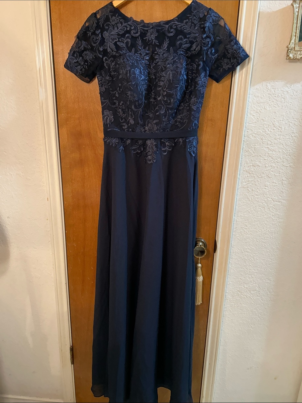 Elegant Navy Blue Embroidered Evening Dress. 10. Like new!